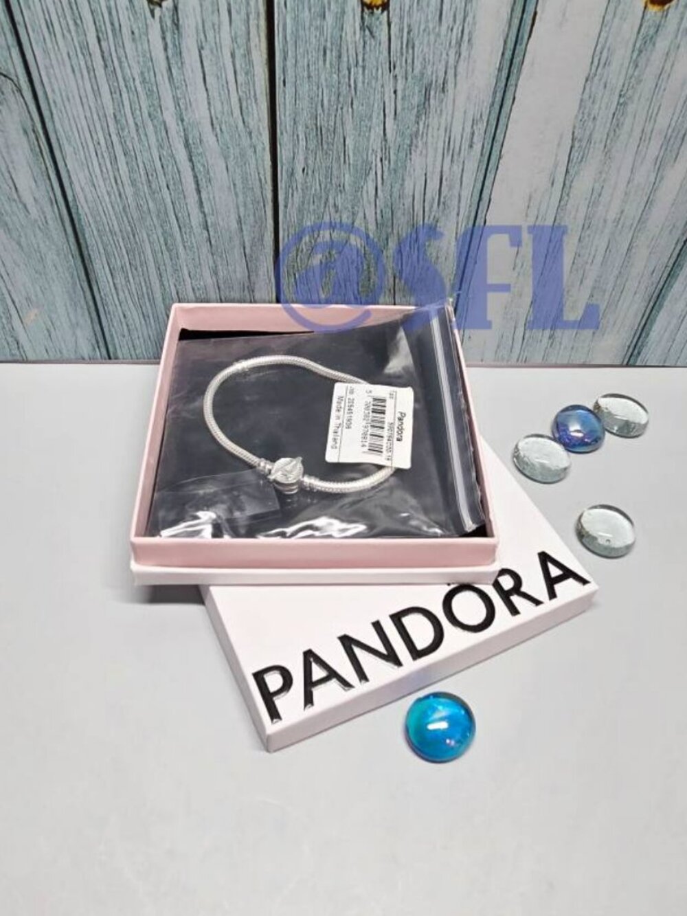 Authentic Pandora Moments Marvel The Avengers Logo Clasp Snake Chain Bracelet 18 - Picture 2 of 8